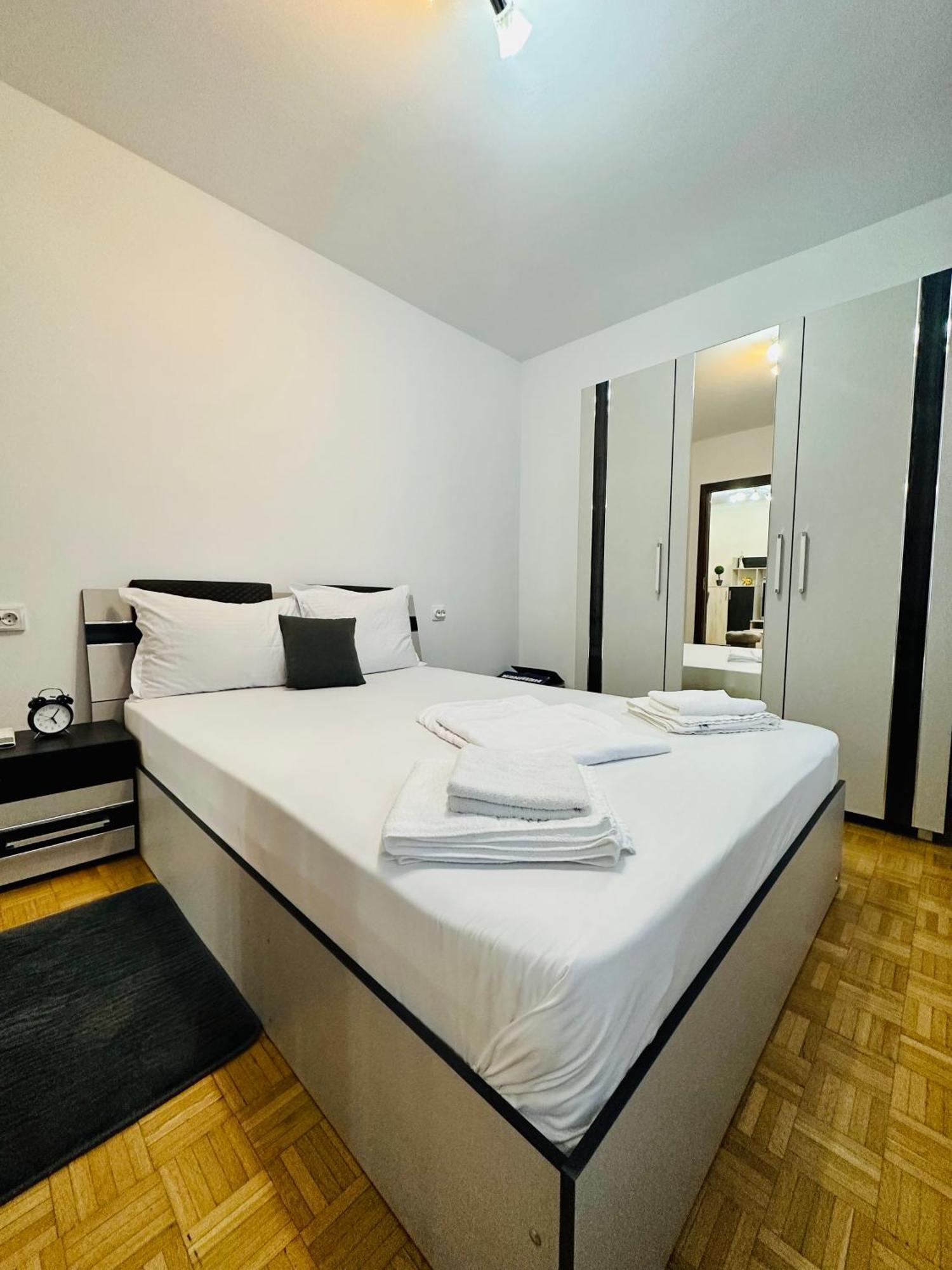 Chic Comfort 1Bdr With Landmark View - Concerthall Bucareste Exterior foto