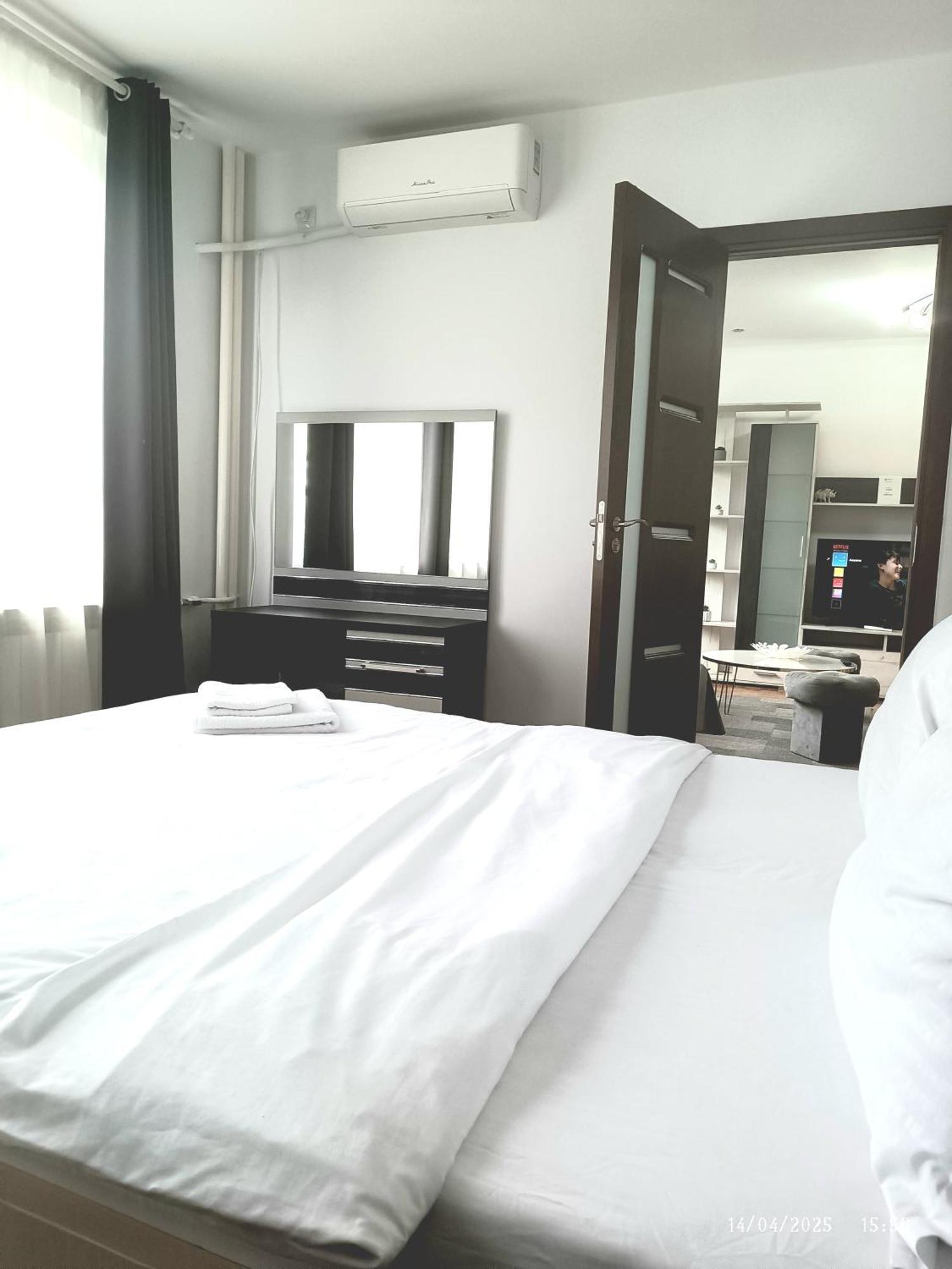Chic Comfort 1Bdr With Landmark View - Concerthall Bucareste Exterior foto